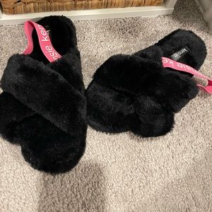 Kensie Cute Cross Strap Faux Fur Home Slippers, Black and Pink